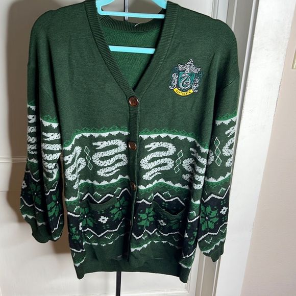 Hot Topic Harry Potter Slytherin Fair Isle Cardigan Sweater Size Medium - Picture 2 of 6